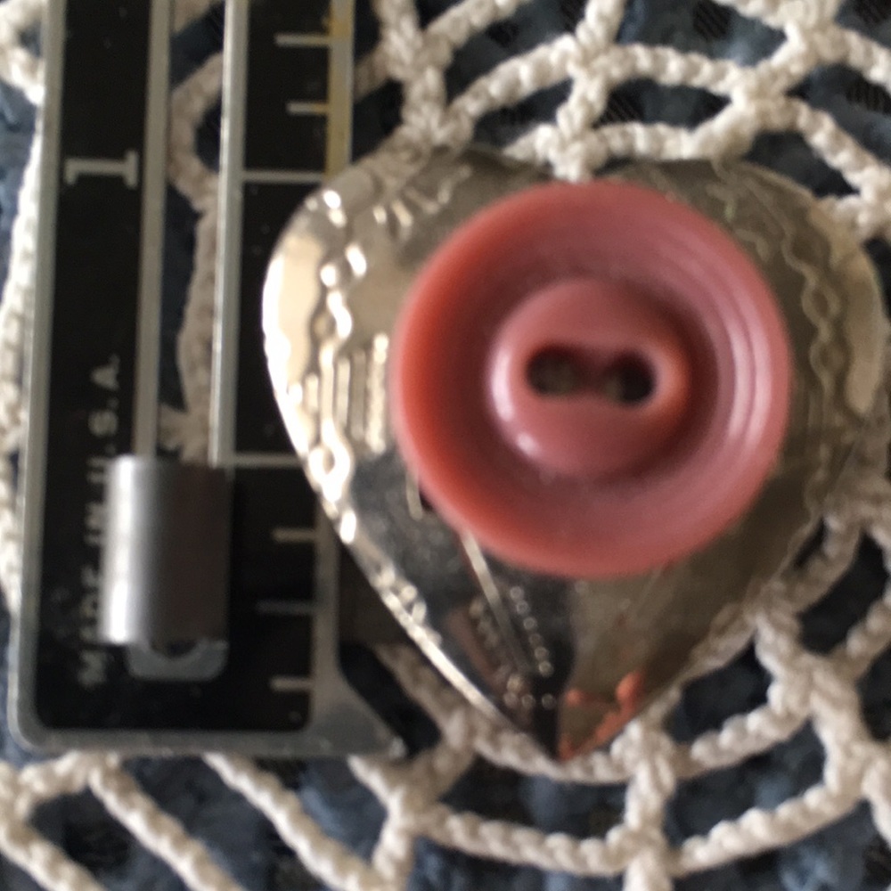 Heart Button Magnet - Picture 4 of 5